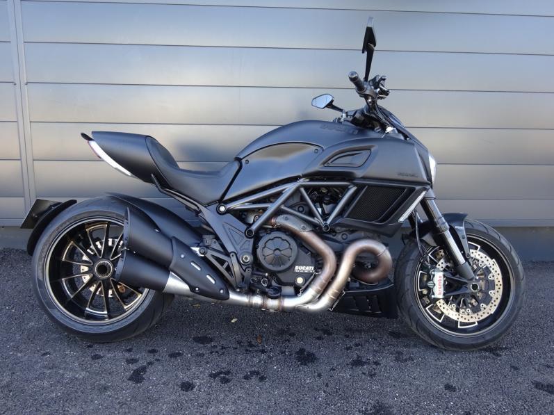 DUCATI DIAVEL DARK